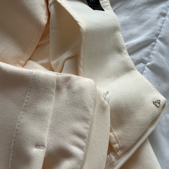 ✨NWOT✨ Dynamite Cream Pants - Picture 3 of 3